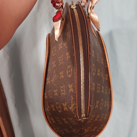EUC LOUIS VUITTON ELLIPSE MONOGRAM MM with COA!!! Excellent condition  vintage!! - Picture 7 of 16